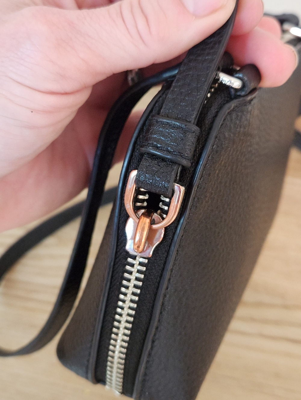 Marc Jacobs Black Pebbled Leather Logo Crossbody - Picture 6 of 7